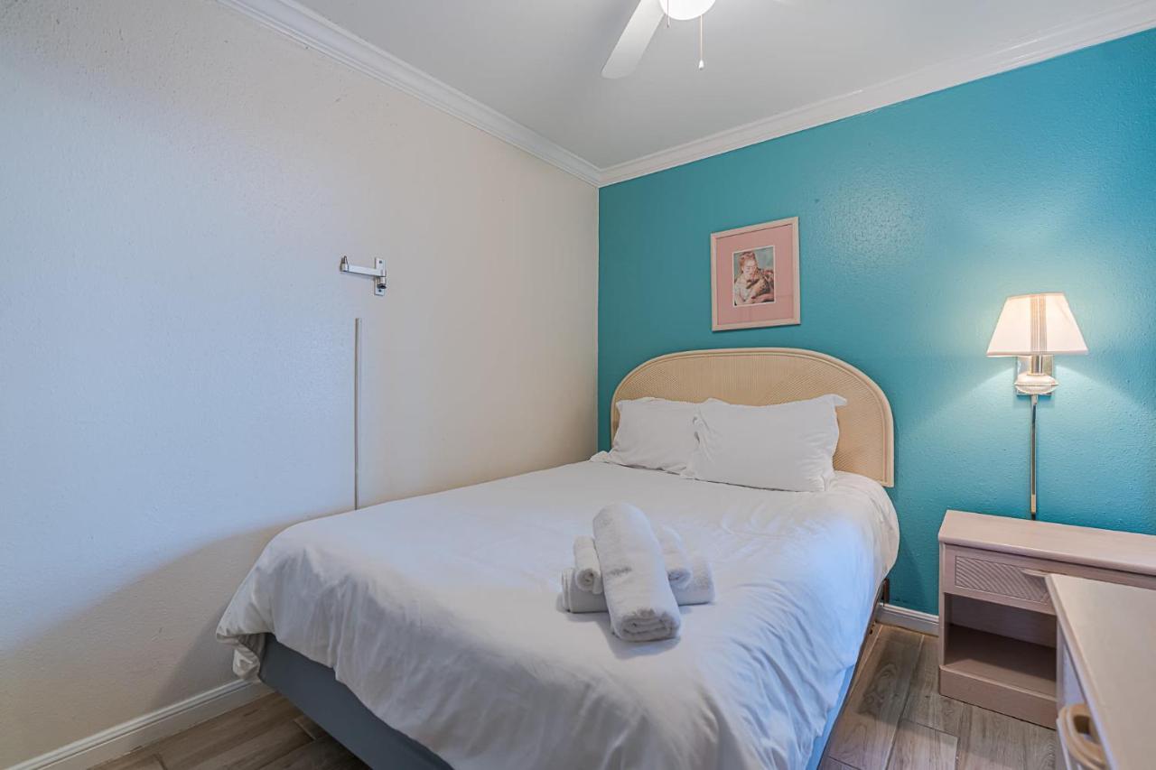 ホテルBeachside Bungalow With 2 Pools ガルベストン エクステリア 写真